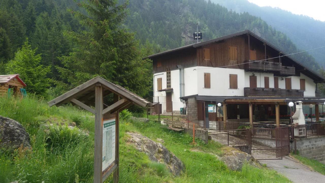 Rifugio Stella Alpina Hotel Saviore dell'Adamello Exterior foto